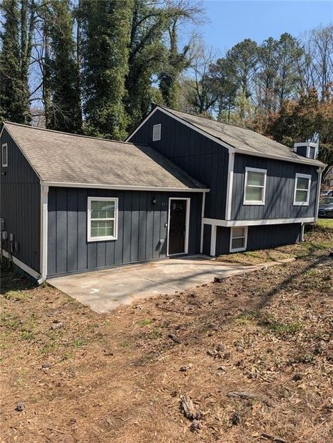 Homes For Sale - 957 Hemingway Road<br/> Stone Mountain, GA 30088