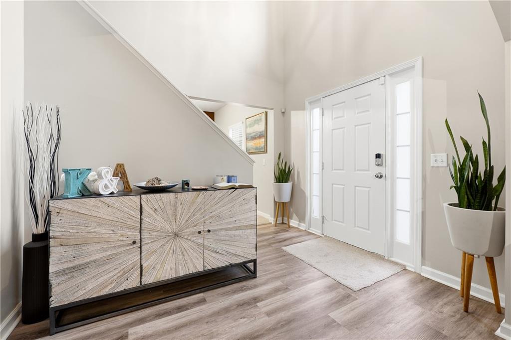 6380 Polar Fox Court