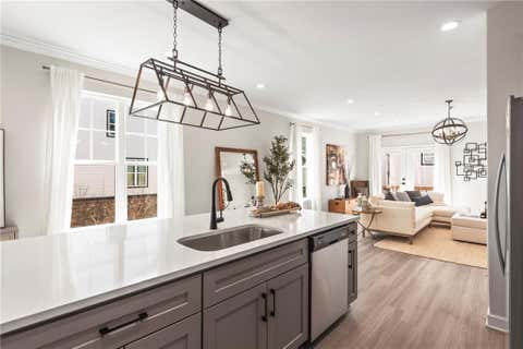 Townhouse For Sale - 1971 Hollywood Road #16<br/> Atlanta, GA 30318