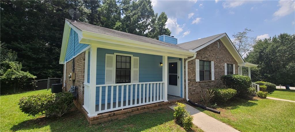 Charming duplex in Marsh Harbour! Fantastic location close to dining, shopping, and with easy access to interstates. This 2-bedroom, 2-bathroom roommate floorplan offers a large family room with a decorative fireplace and plenty of natural light. The beautiful kitchen comes equipped with appliances, granite countertops, and a cozy breakfast area. Two spacious bedrooms, a covered back porch, and a large fenced-in backyard.
