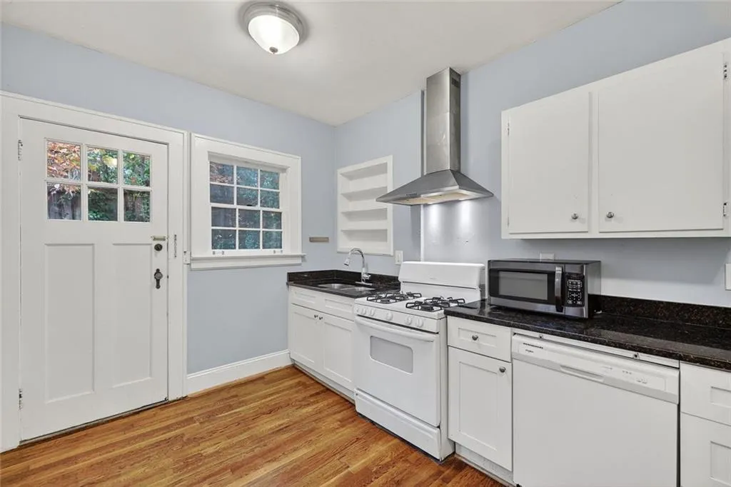 Atlanta, Georgia 30307, United States, 2 Bedrooms Bedrooms, ,1 BathroomBathrooms,Residential,Coming Soon,249503