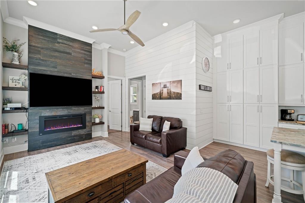170 Fowler Street 100