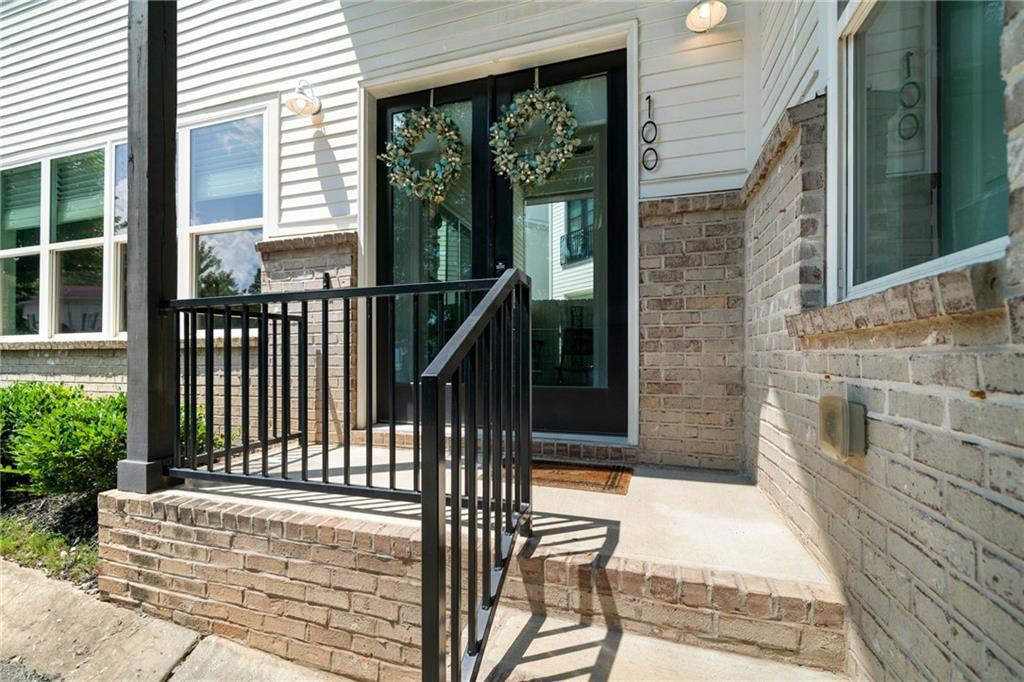 170 Fowler Street 100