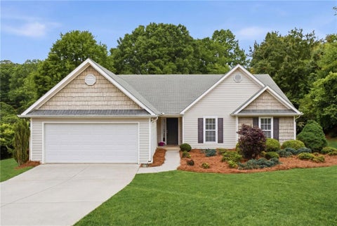 Homes For Sale - 8790 Baycreek Lane<br/> Gainesville, GA 30506