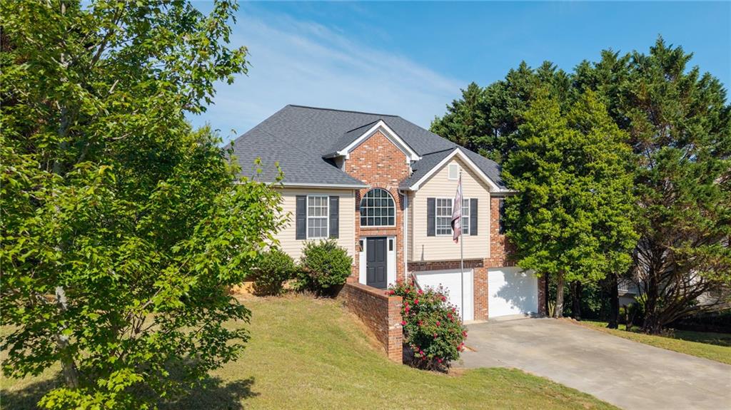 240 Orchard Way SE
