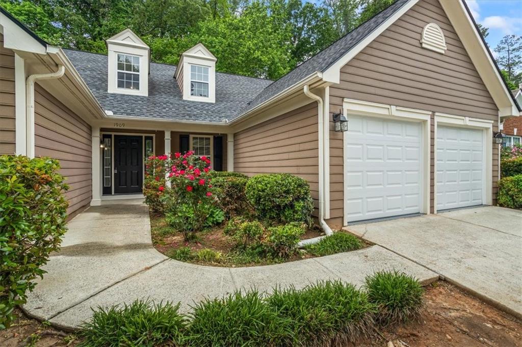 1909 Riverlanding Circle, Lawrenceville, Georgia image 1