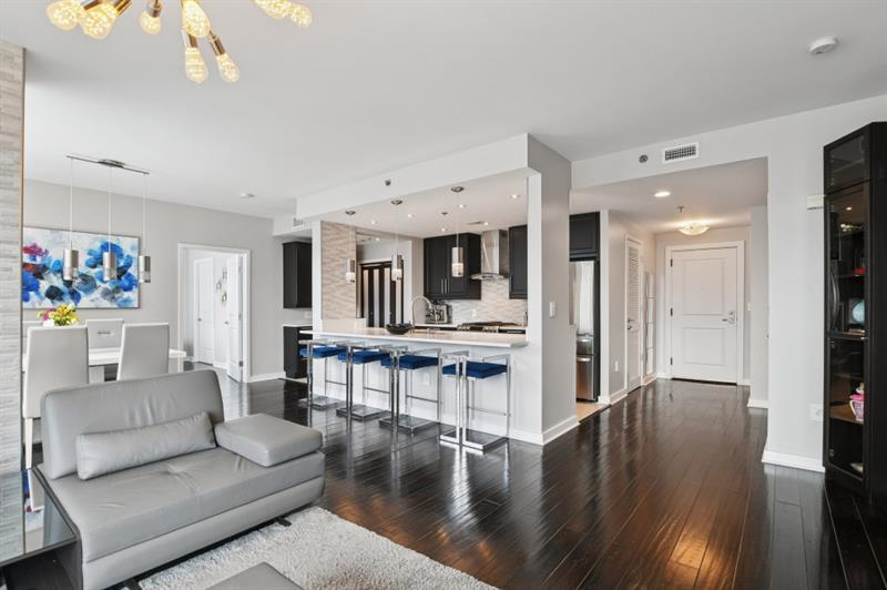 3338 Peachtree Road NE 2607