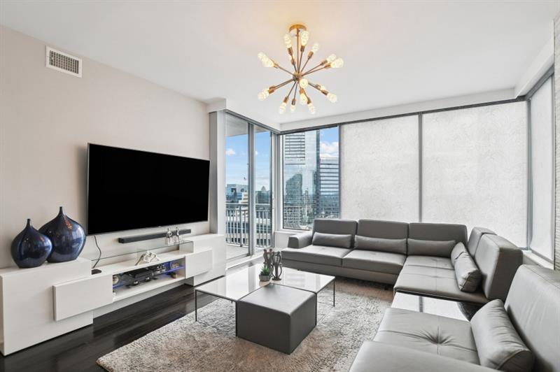 3338 Peachtree Road NE 2607