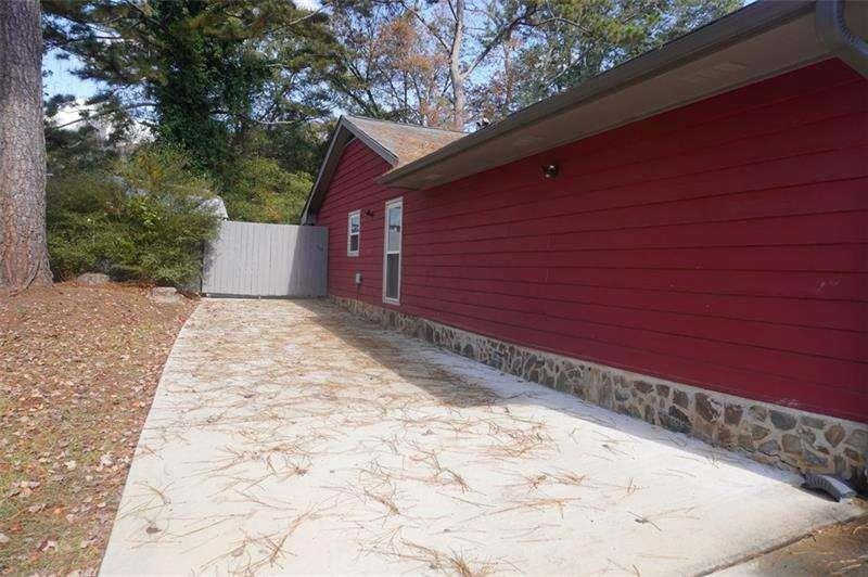 1558 THORNWOOD Court