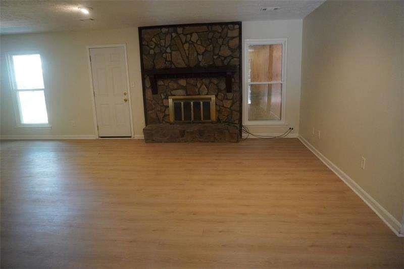 1558 THORNWOOD Court