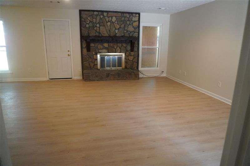 1558 THORNWOOD Court