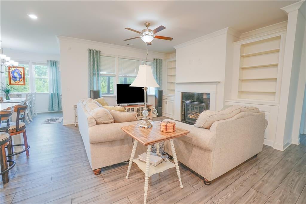 214 Hickory Bluffs Parkway