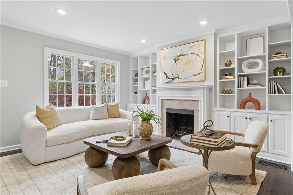 1248 Zimmer Drive NE