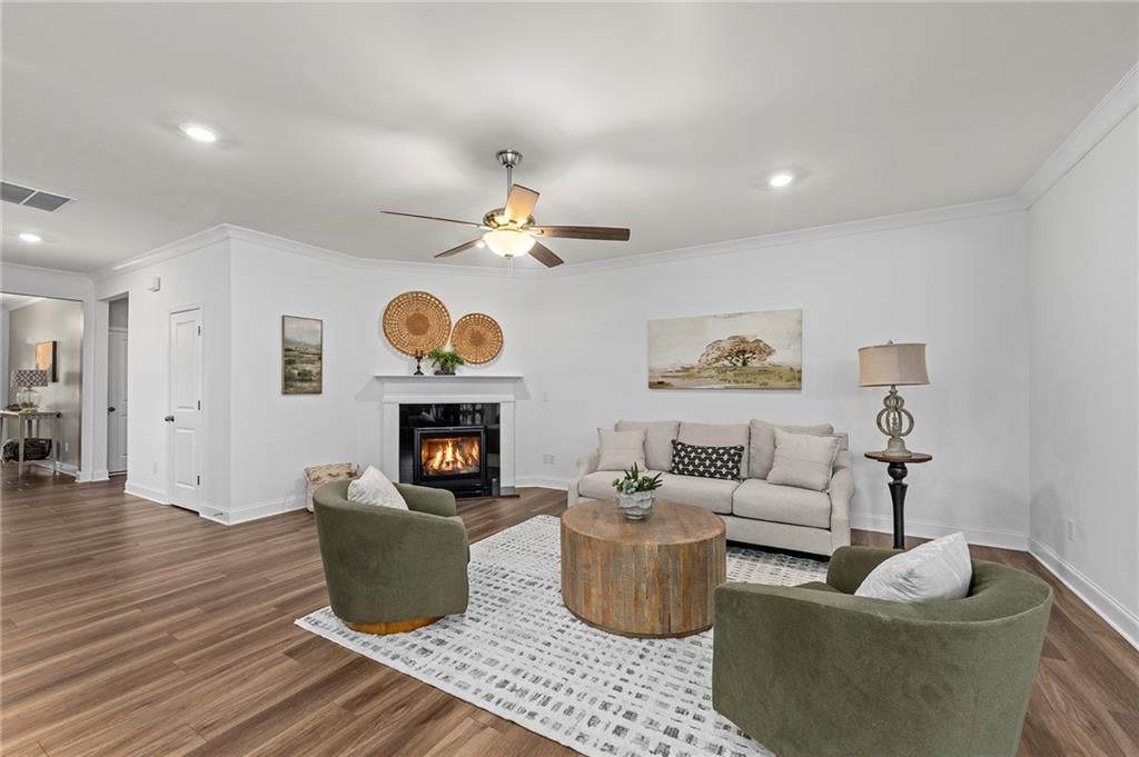 223 Hickory Bluffs Parkway