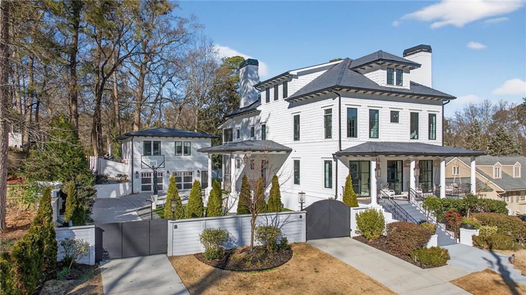 1812 Wellbourne Drive NE