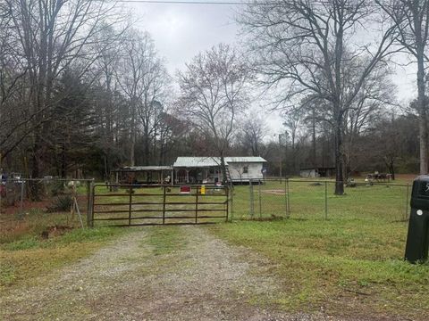 Homes For Sale - 515 Hillside Way<br/> Jackson County, Maysville, GA 30558