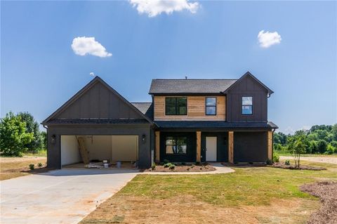 A home in Dacula