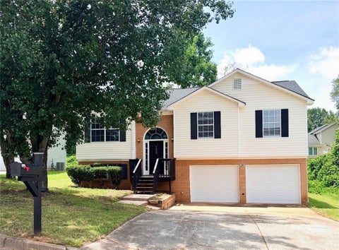 Homes For Sale - 5695 Cedar Croft Lane<br/> Dekalb County, Lithonia, GA 30058