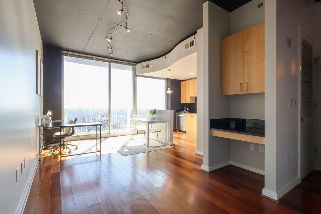 361 17th Street NW 2517