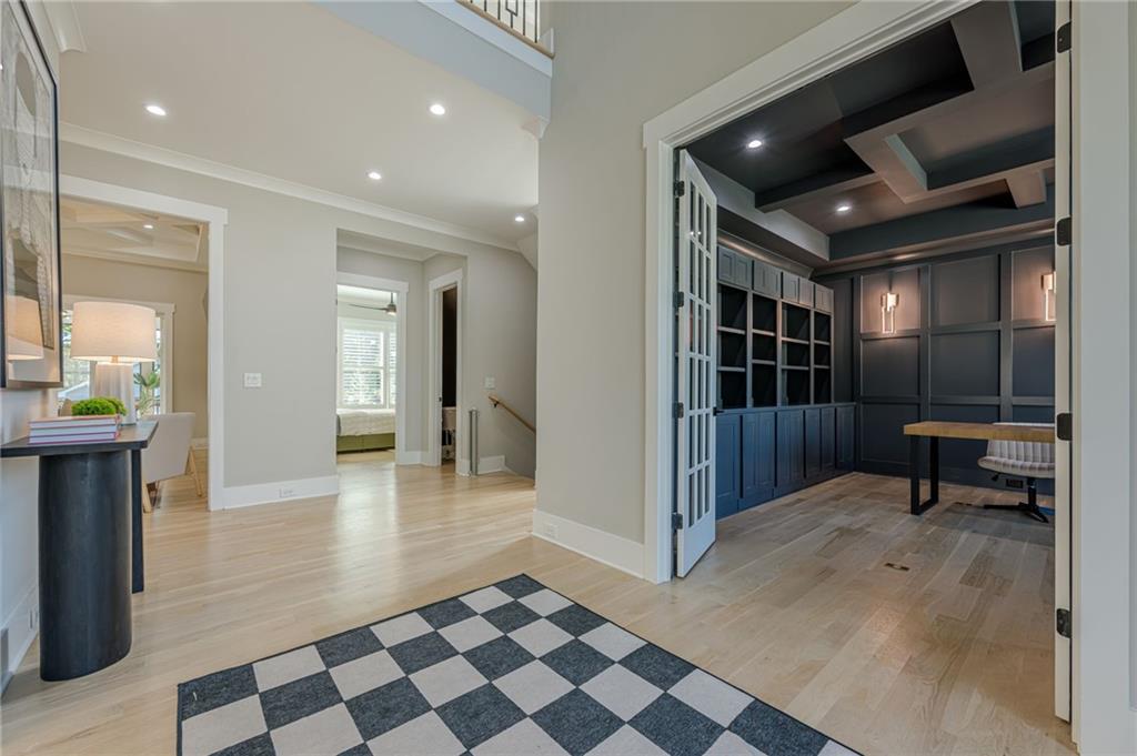 730 Summit Terrace NE