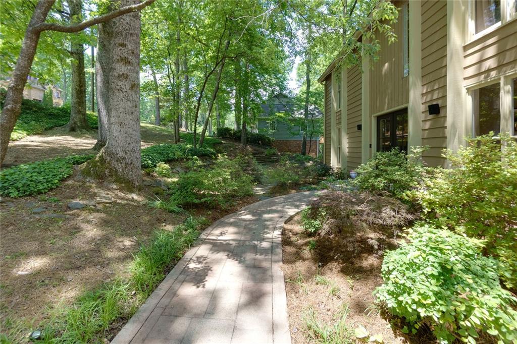 1760 Little Willeo Road