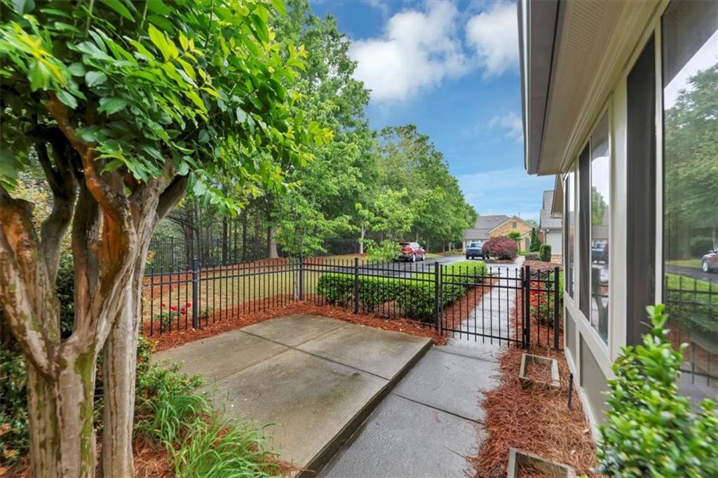 104 HIGHLANDS RIDGE SE 1