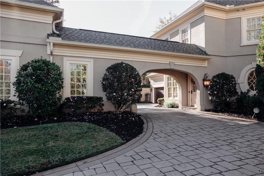 3594 Tuxedo Court NW
