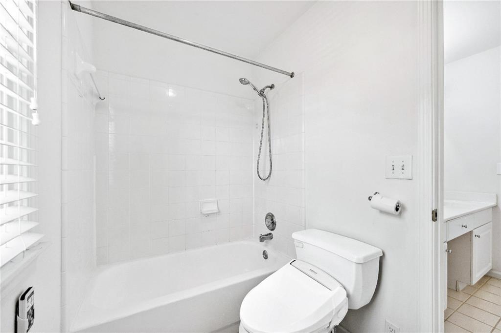4897 Cedar Wood Drive, Lilburn, Georgia image 36