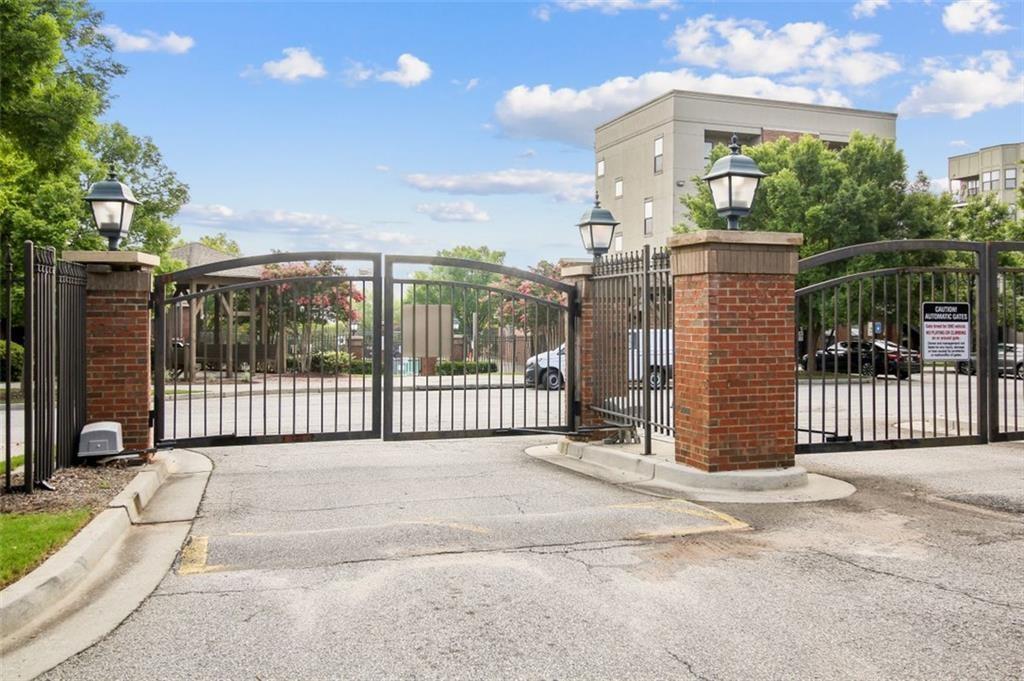 898 Oak Street SW 1211