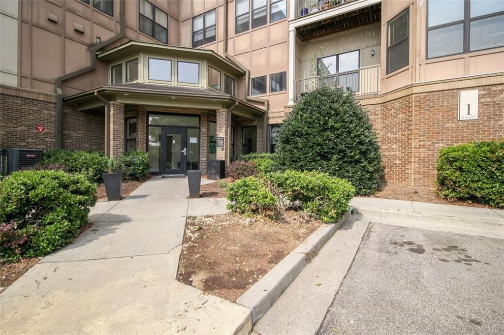 898 Oak Street SW 1211
