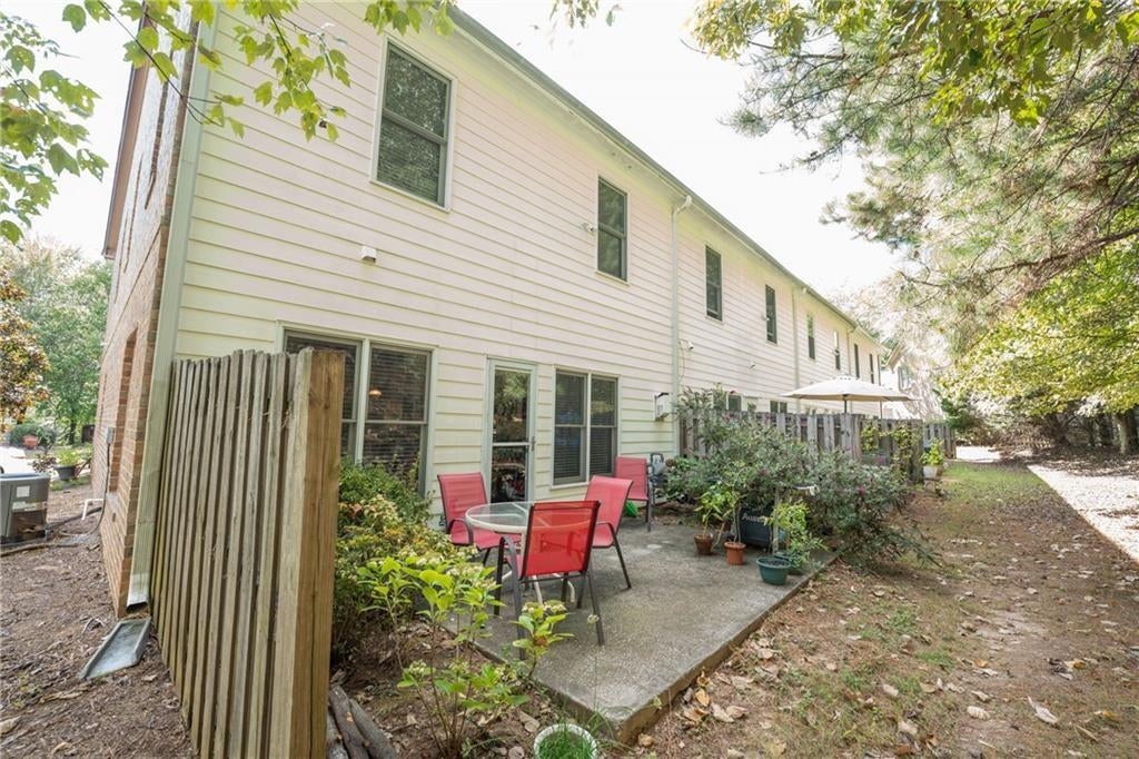 1665 Oakbrook Lake Drive