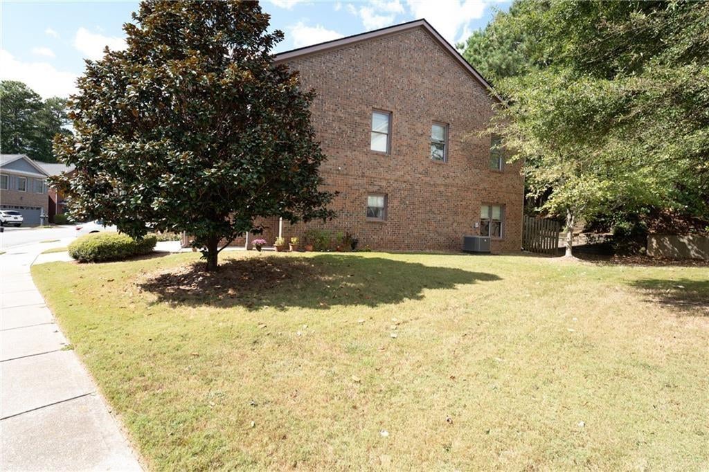 1665 Oakbrook Lake Drive