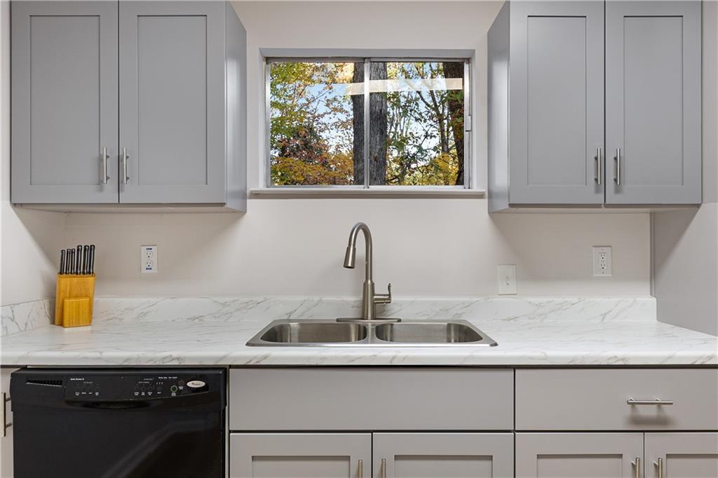 1111 Clairemont Avenue N3