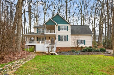 Homes For Sale - 301 Tweed Court<br/> Sugar Hill, GA 30518