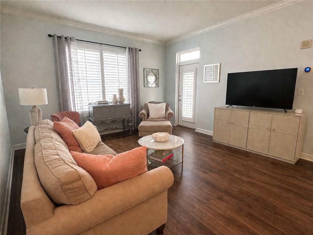 1101 Juniper Street NE 616