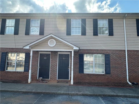 Townhouse For Sale - 303 Iron Belt Court<br/> Bartow County, Cartersville, GA 30120