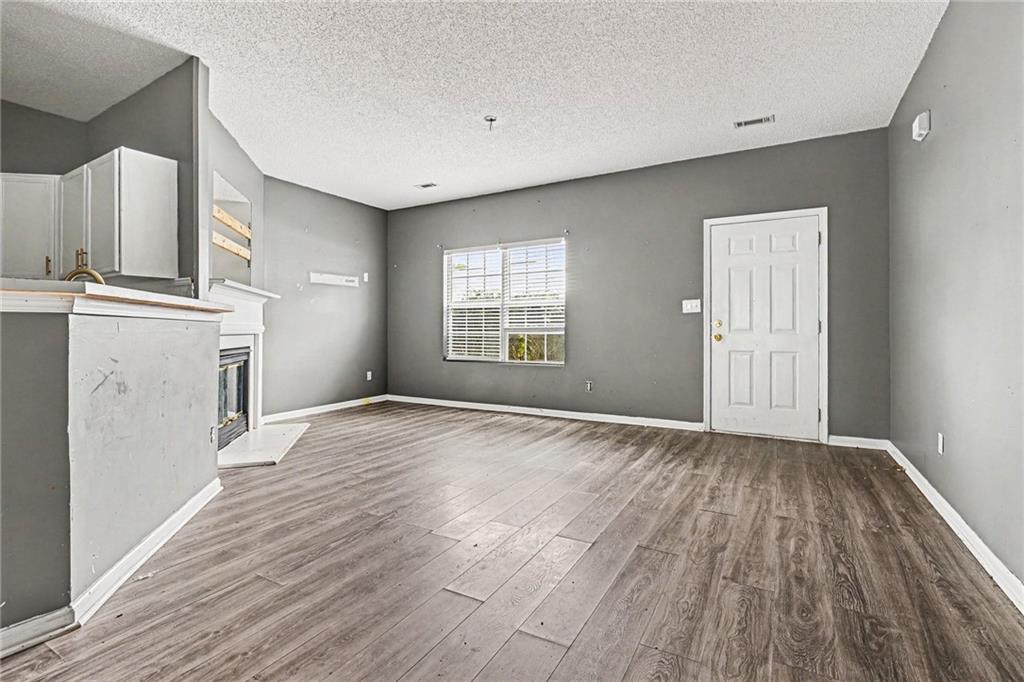 5155 Oakley Commons Boulevard