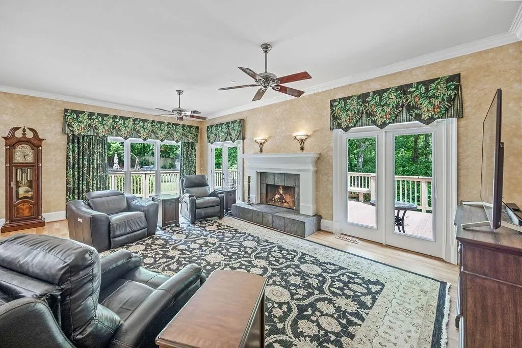 Canton, Georgia 30115, United States, 5 Bedrooms Bedrooms, ,6 BathroomsBathrooms,Residential,Active,214966