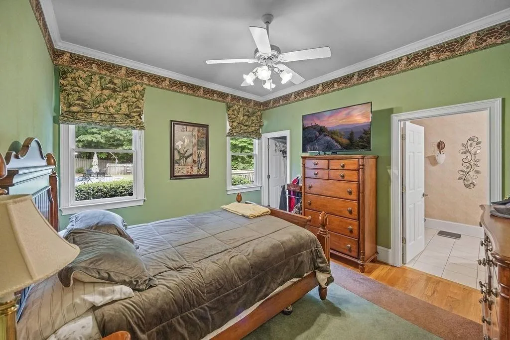 Canton, Georgia 30115, United States, 5 Bedrooms Bedrooms, ,6 BathroomsBathrooms,Residential,Active,214966