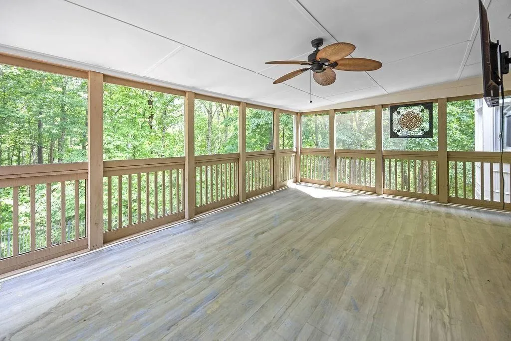 Canton, Georgia 30115, United States, 5 Bedrooms Bedrooms, ,6 BathroomsBathrooms,Residential,Active,214966