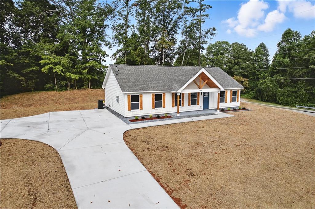 194 Harris Loop