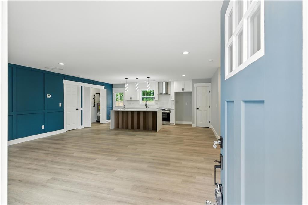 194 Harris Loop