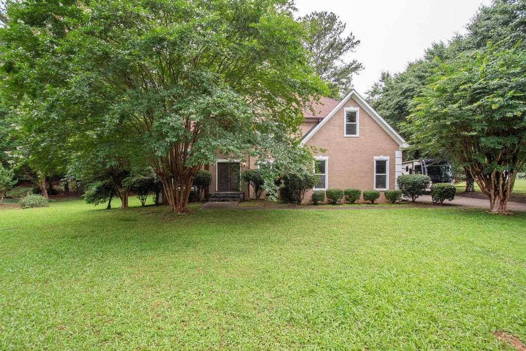 155 Redspire Lane, Fayetteville, Georgia image 1