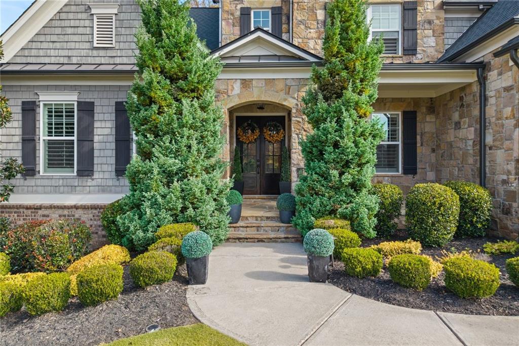 764 Creekside Bend