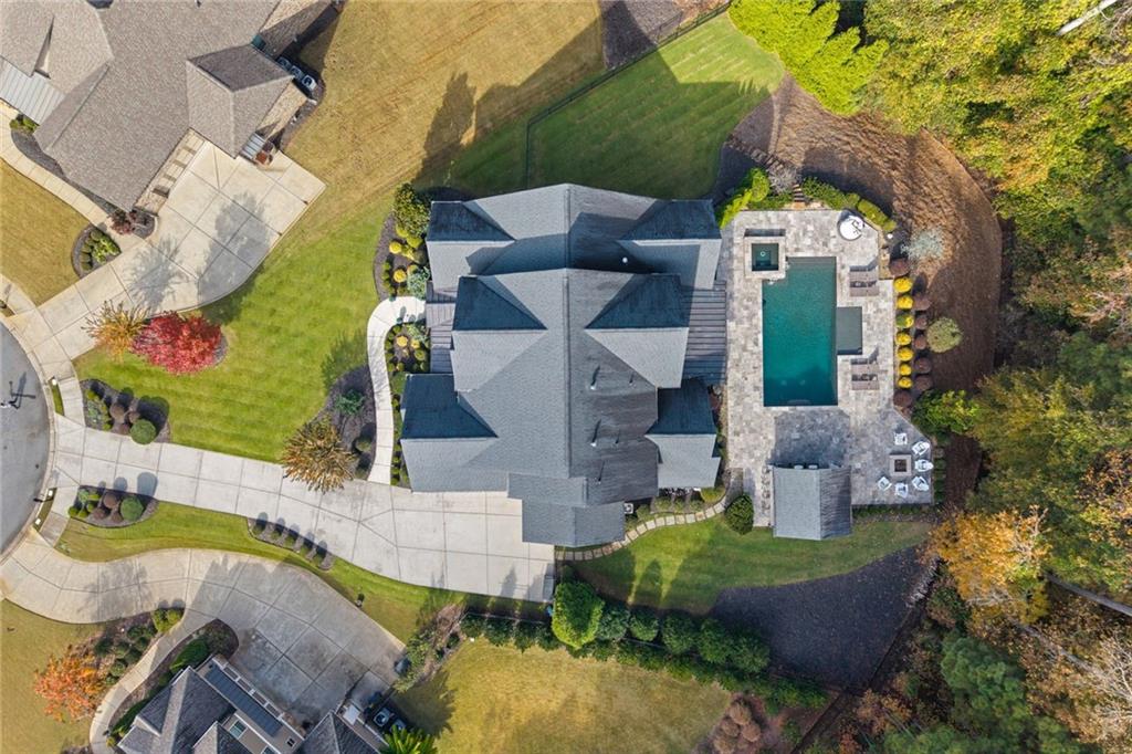 764 Creekside Bend
