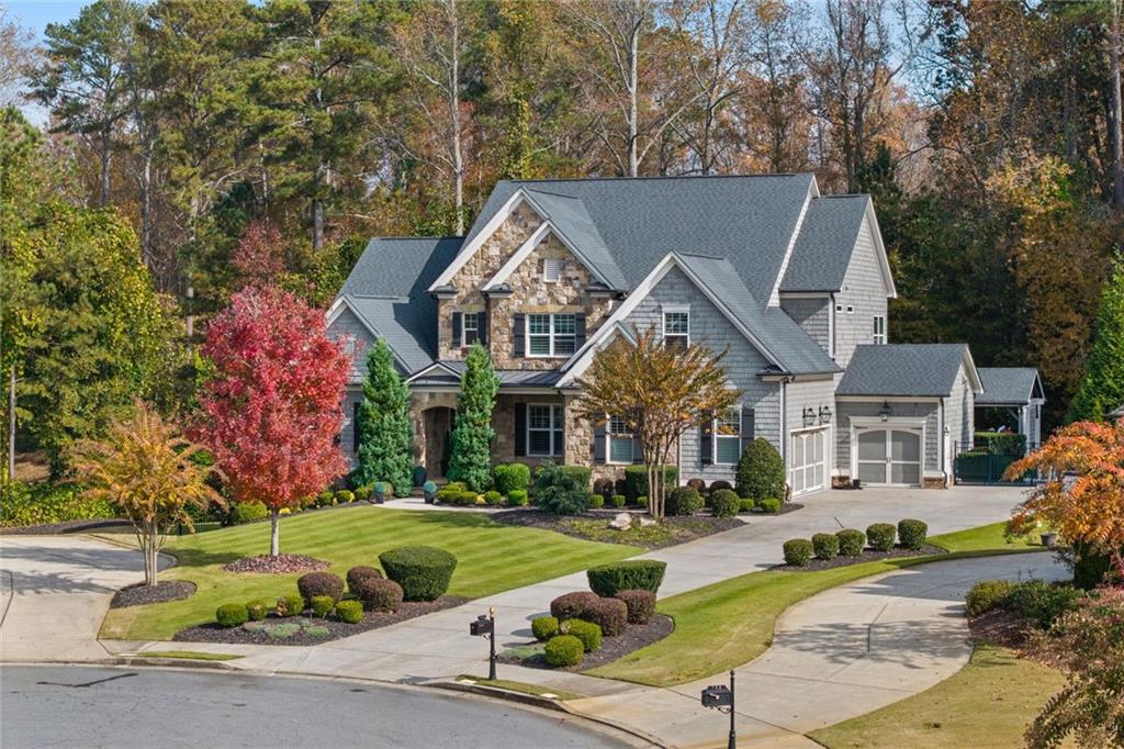 764 Creekside Bend