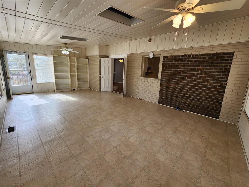 Rogers Acres - Residential Lease