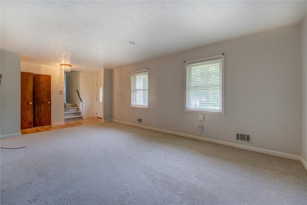 2198 Kings Forest Drive, Conyers, Georgia image 4