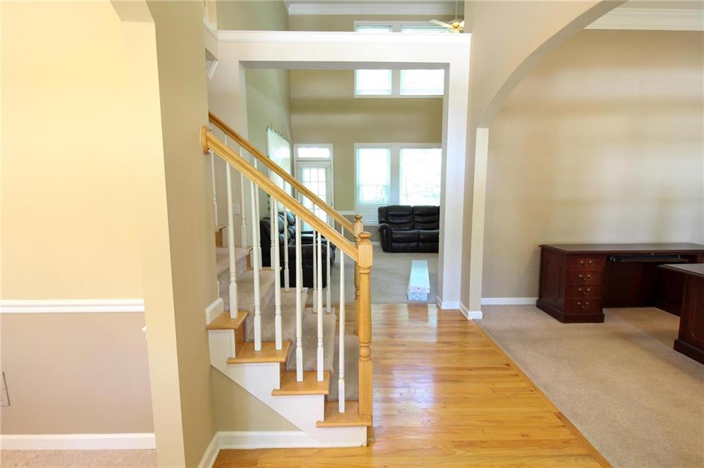 4055 Vista Point Lane, Suwanee, Georgia image 2