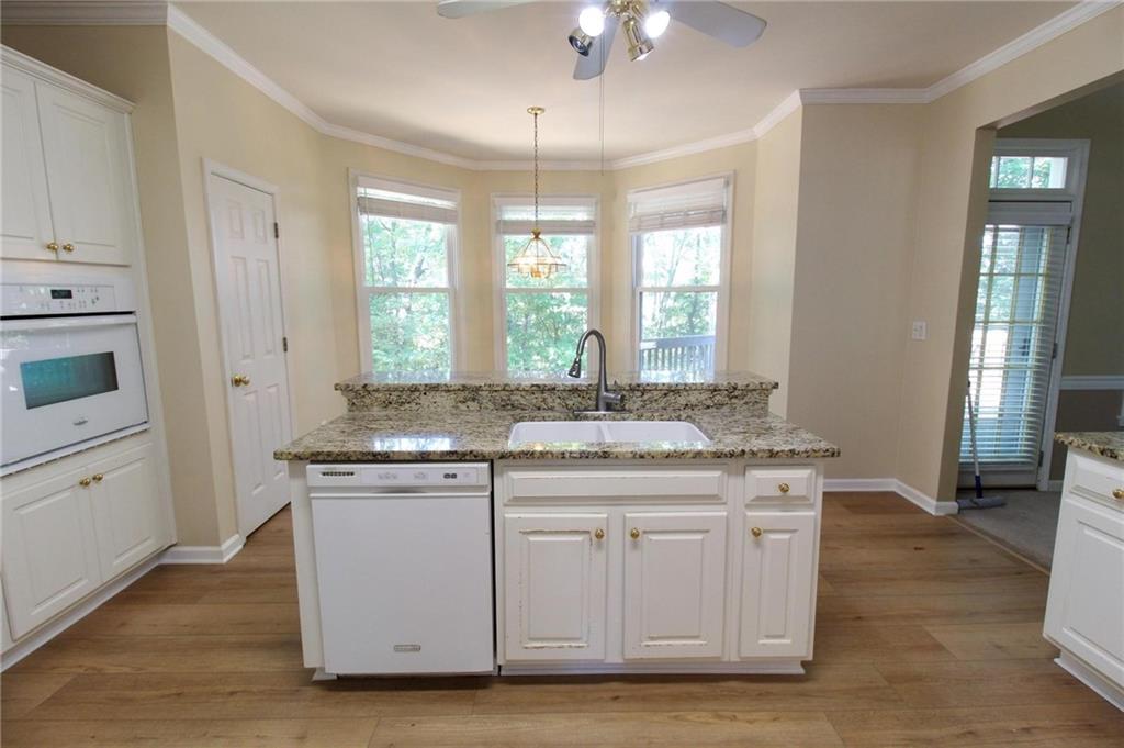 4055 Vista Point Lane, Suwanee, Georgia image 7